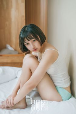 美女脱裤子露出屁股打动态图